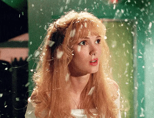 Winona Ryder - Edward Scissorhands