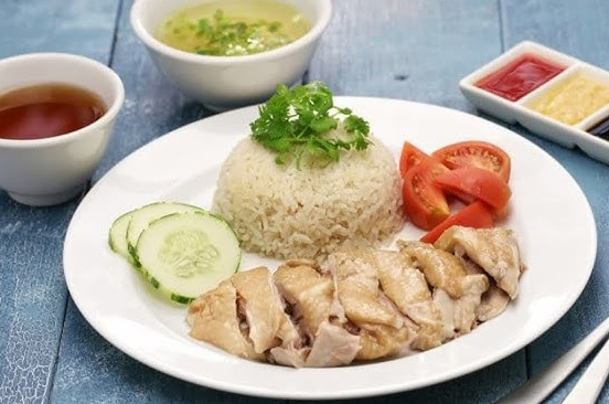 ข้าวมันไก่ ใส่มะเขือเทศ