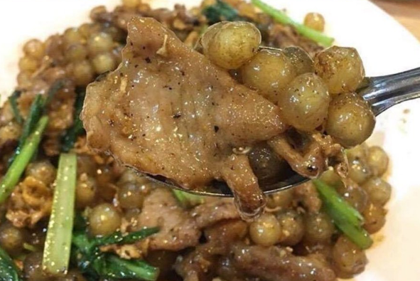 ลาดหน้าใส่ไข่มุก